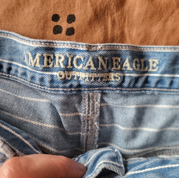 American Eagle Mom Jeans Pin Stripe Conductor 100% Denim High Rise 6 Women - Picture 6 of 10